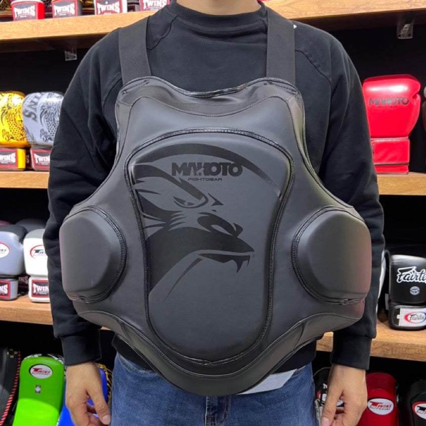 Chaleco de entrenador Makoto M1 Negro Mate - 100%  Poliuretano Premium