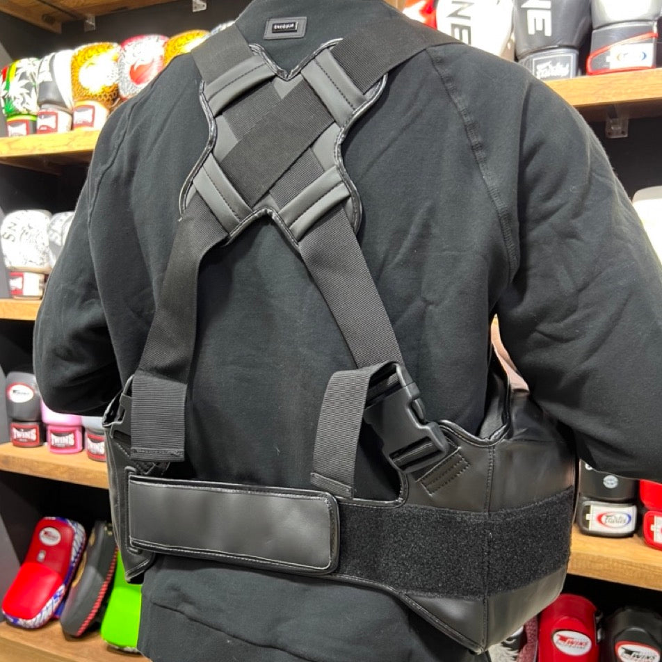 Chaleco de entrenador Makoto M1 Negro Mate - 100%  Poliuretano Premium