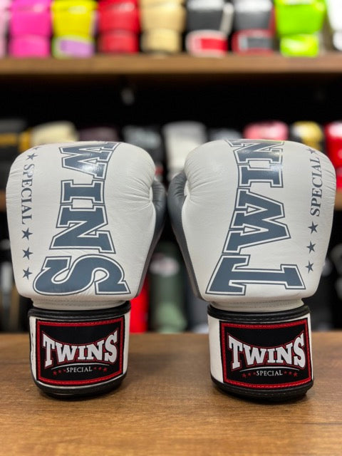 Twins Special BGVL 8 Boxing Gloves Negro-Plata