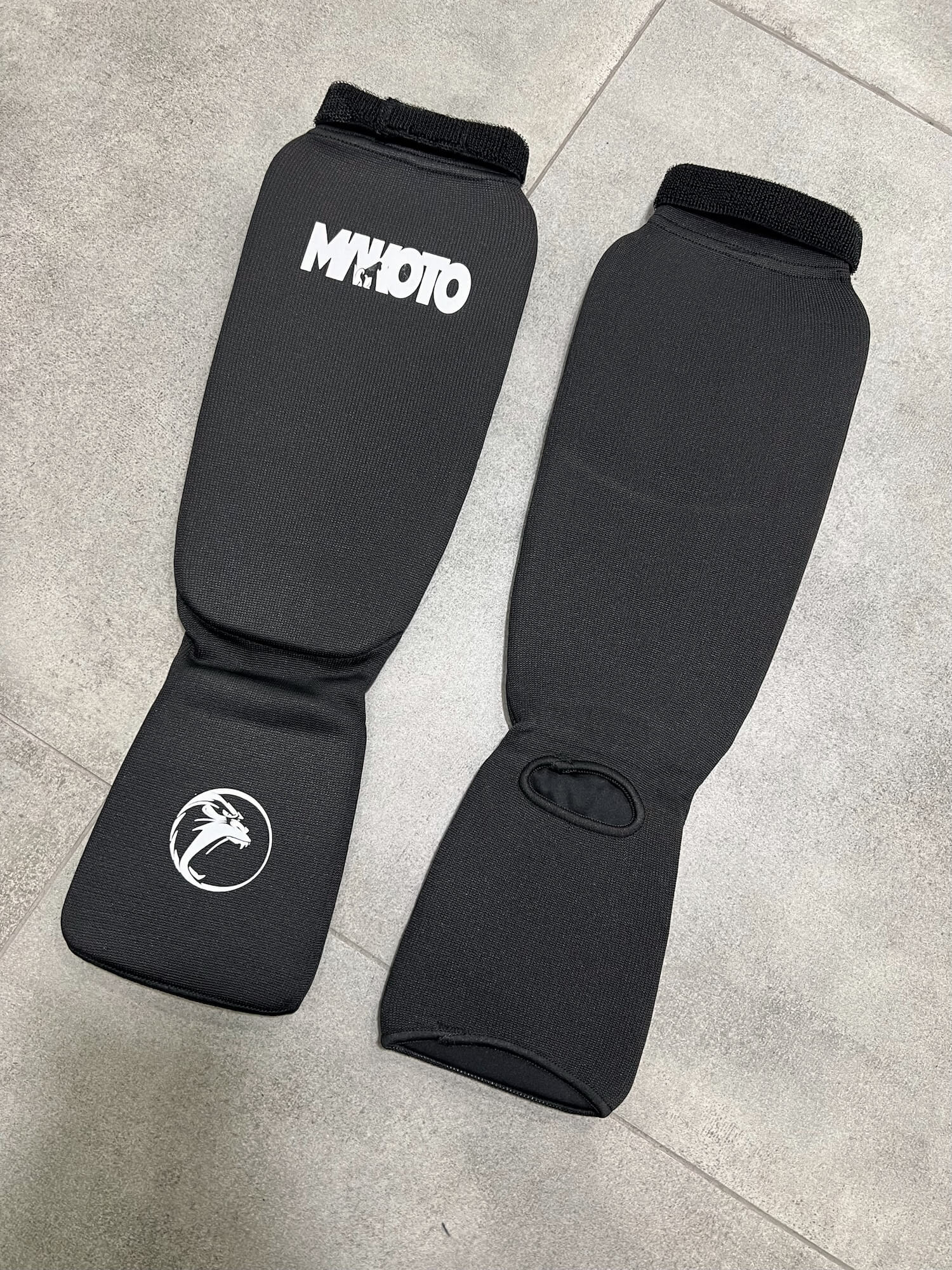 Canilleras Makoto Muay Thai  MMA Negro - Algodón