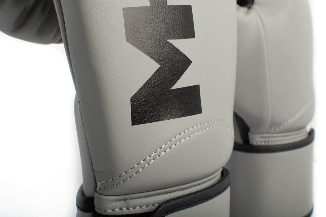 Guantes de Boxeo Makoto M2 Mate Gris -  Microfibra Premium