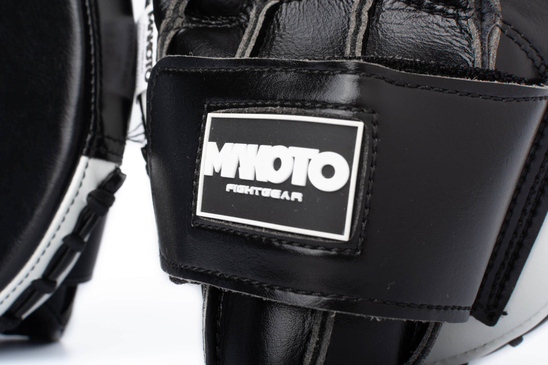 Guanteletas mini para Boxeo Makoto Negro - 100% Microfibra Premium