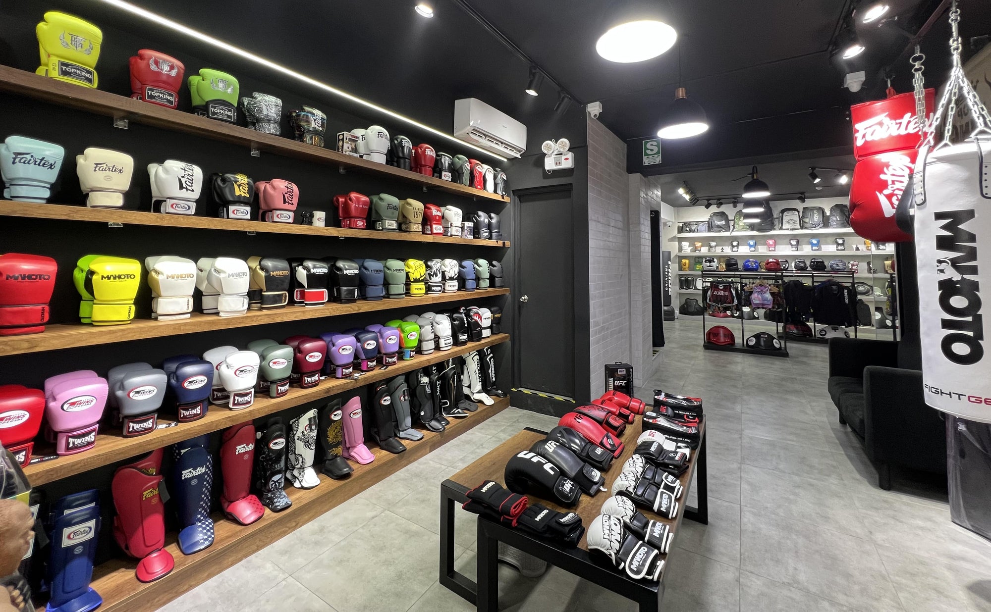 MMA Store Peru