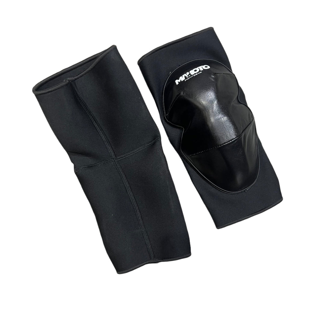 Coderas para Muay Thai Makoto Poliuretano - Negro