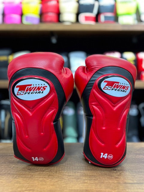 Guantes Twins Special Muay Thai y Boxeo Extended Rojo/Negro - 100% Cuero