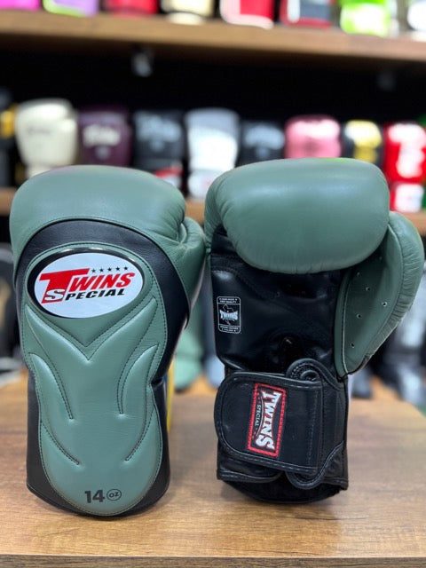 Guantes Twins Special Muay Thai y Boxeo Extended Verde/Black - 100% Cuero