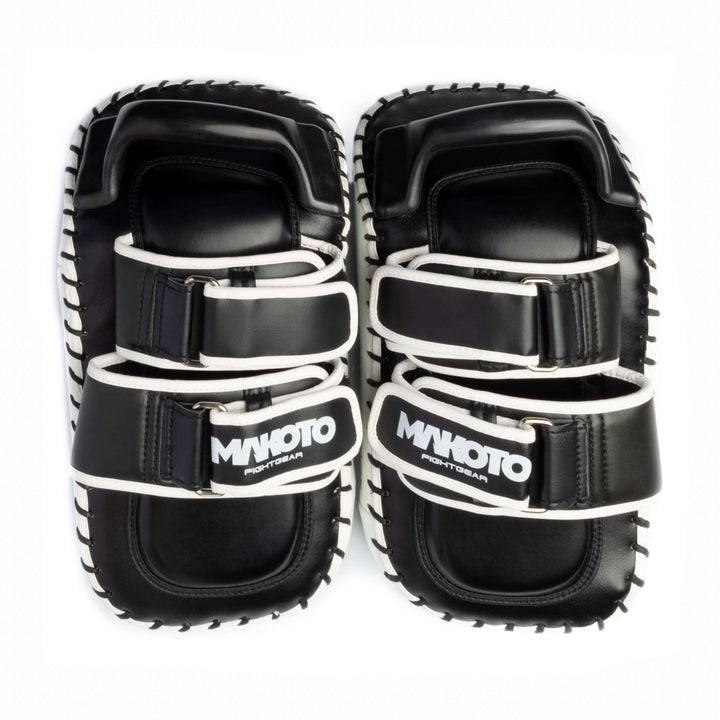 Kicking Pads para Muay Thai Makoto Pro Negro - 100% Microfibra Premium