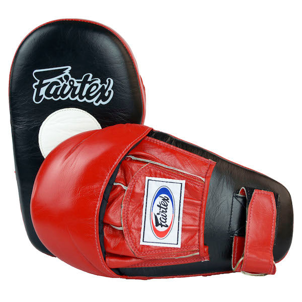 Guanteletas Fairtex Pro Angular - Muay Thai - Negro/Rojo - 100% Cuero - MMA Store Peru