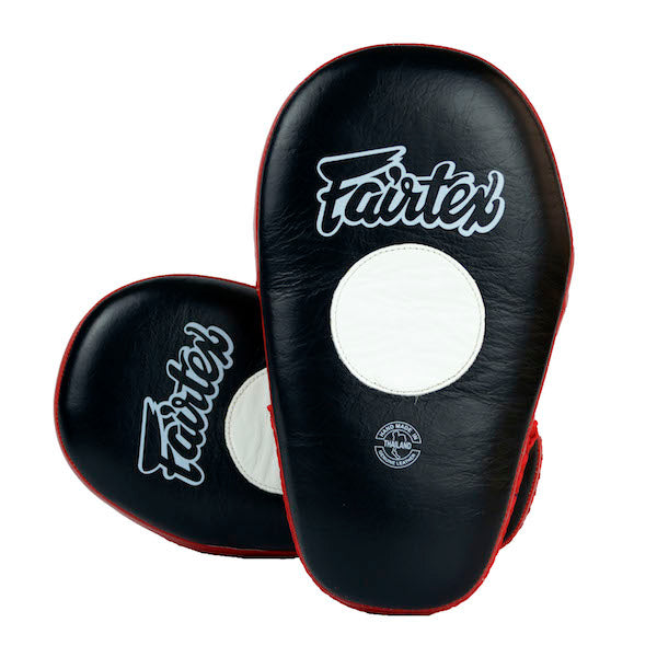 Guanteletas Fairtex Pro Angular - Muay Thai - Negro/Rojo - 100% Cuero - MMA Store Peru