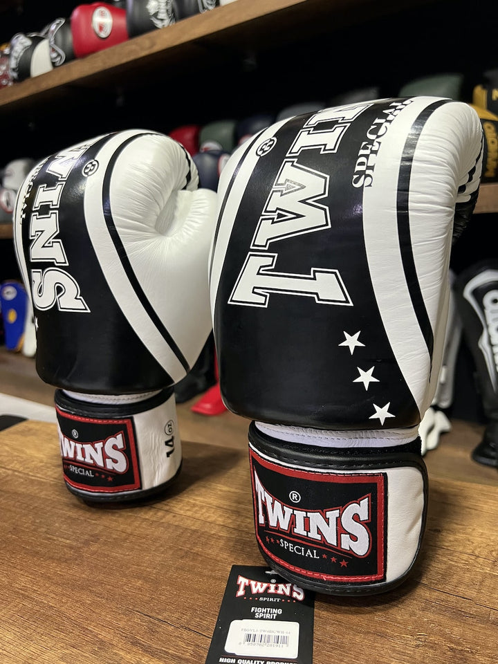 Guantes Twins Special TW4 Negro/Blanco Muay thai y Boxeo - 100% Cuero