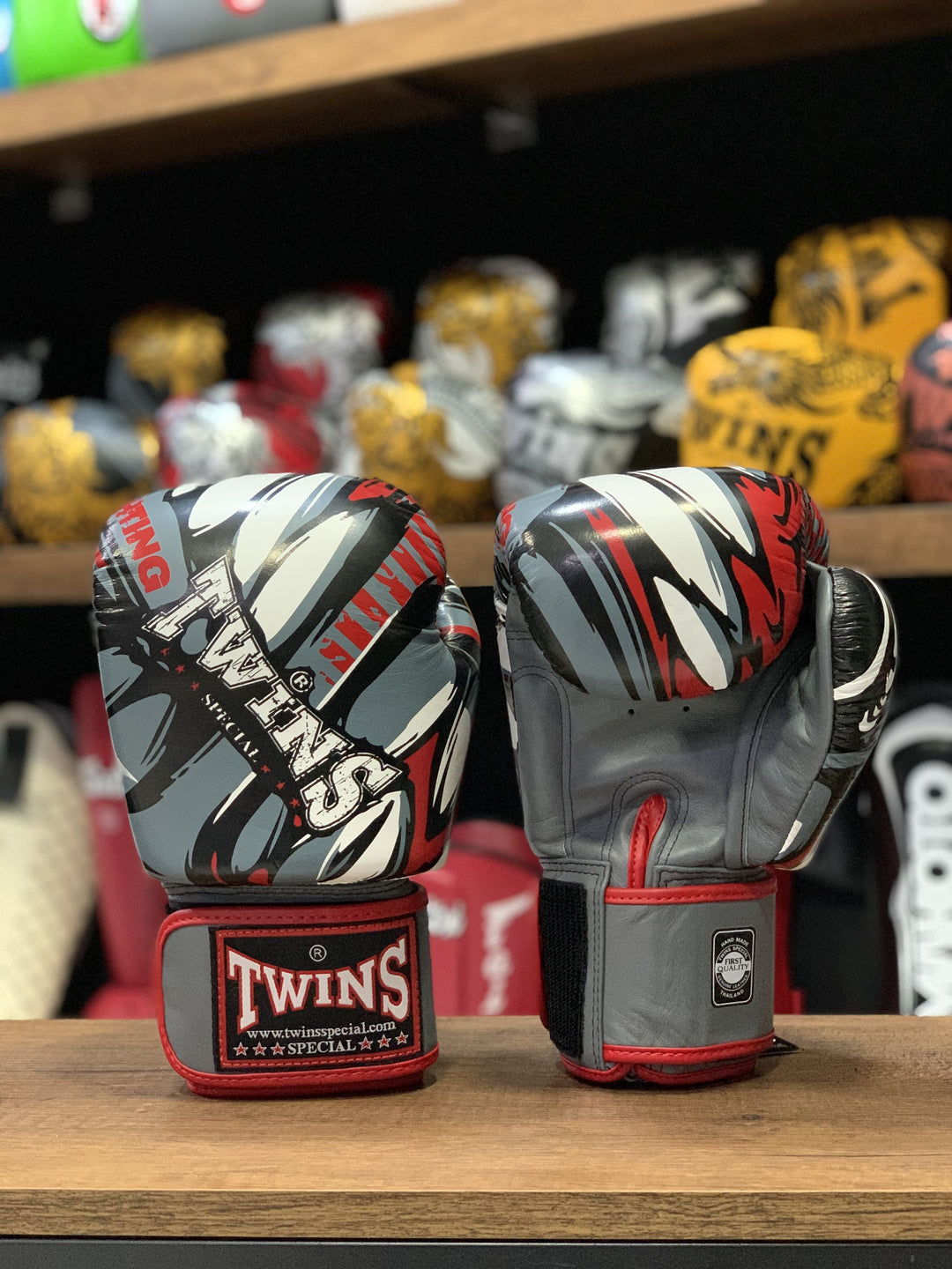 Guantes Twins Special Demon Boxeo y Muay thai -  100% Cuero