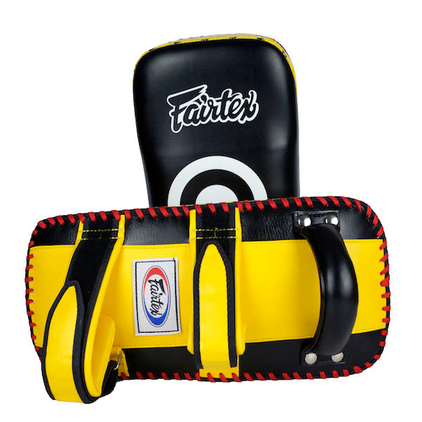 Kicking Pads Fairtex Muay Thai - Negro/Amarillo - 100% Cuero - Tamaño Standard - MMA Store Peru