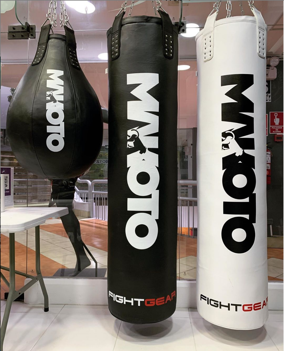 Saco Makoto Pera Pro Negro  Muay Thai - Boxeo  -  100% Poliuretano Premium- Con Relleno